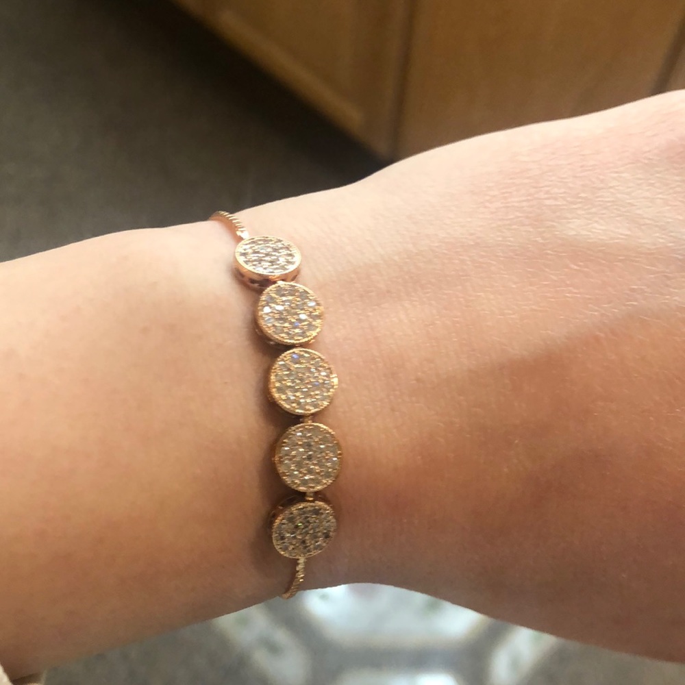 Round crystal sets with adjustable wrist bracelet